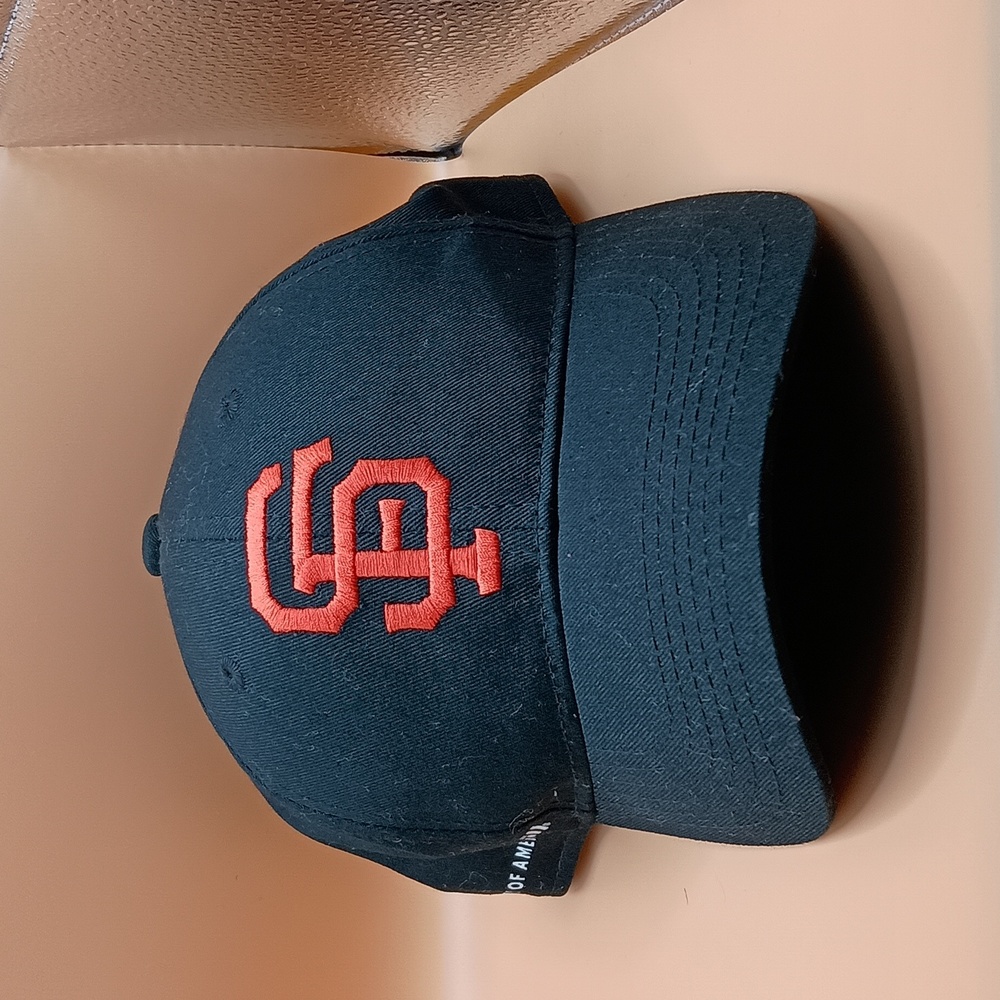 Giants' hat